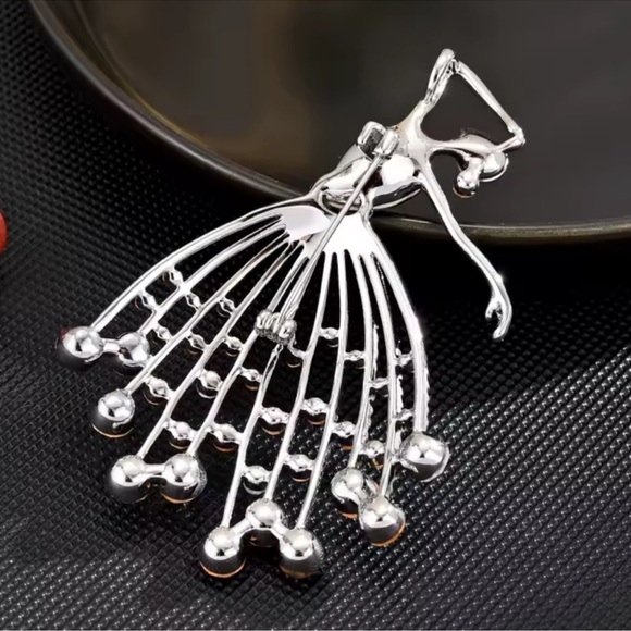 NEW! Elegant Blue Ballet Dancer Brooch. Trendy Ballerina pin. 🩰 Luxury Brooch - Picture 4 of 6